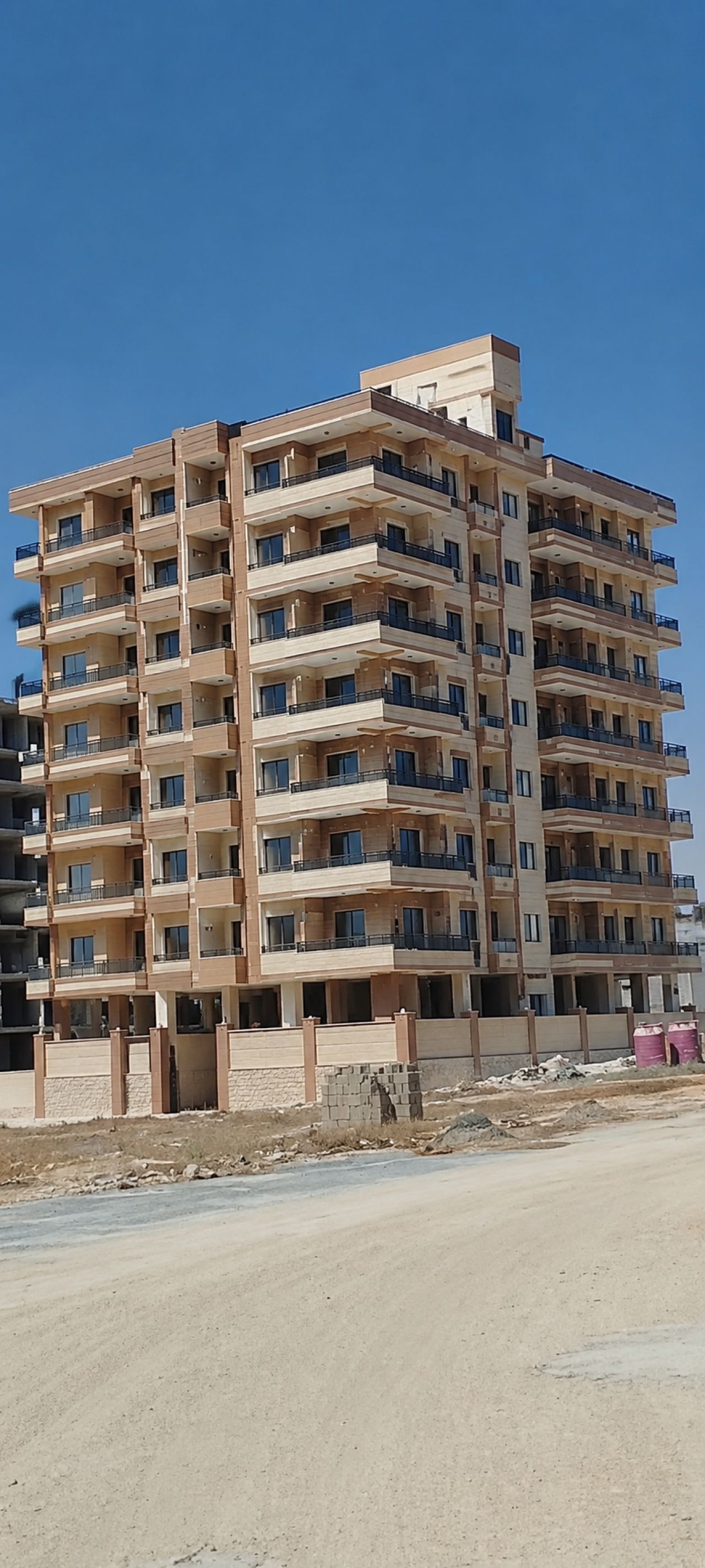 El-Feyha Banliyösü Sitesi, El-Menara Konut Kooperatifi'nde satılık daire.