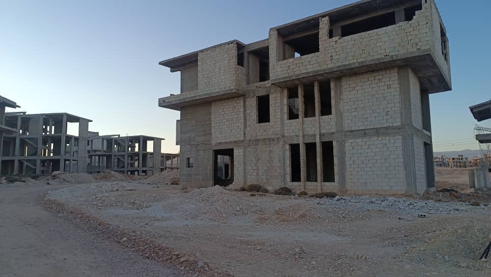 En exclusivité chez To Antalya, nous vous offrons une opportunité inégalée de posséder une villa luxueuse qui allie un design moderne à un emplacement privilégié.