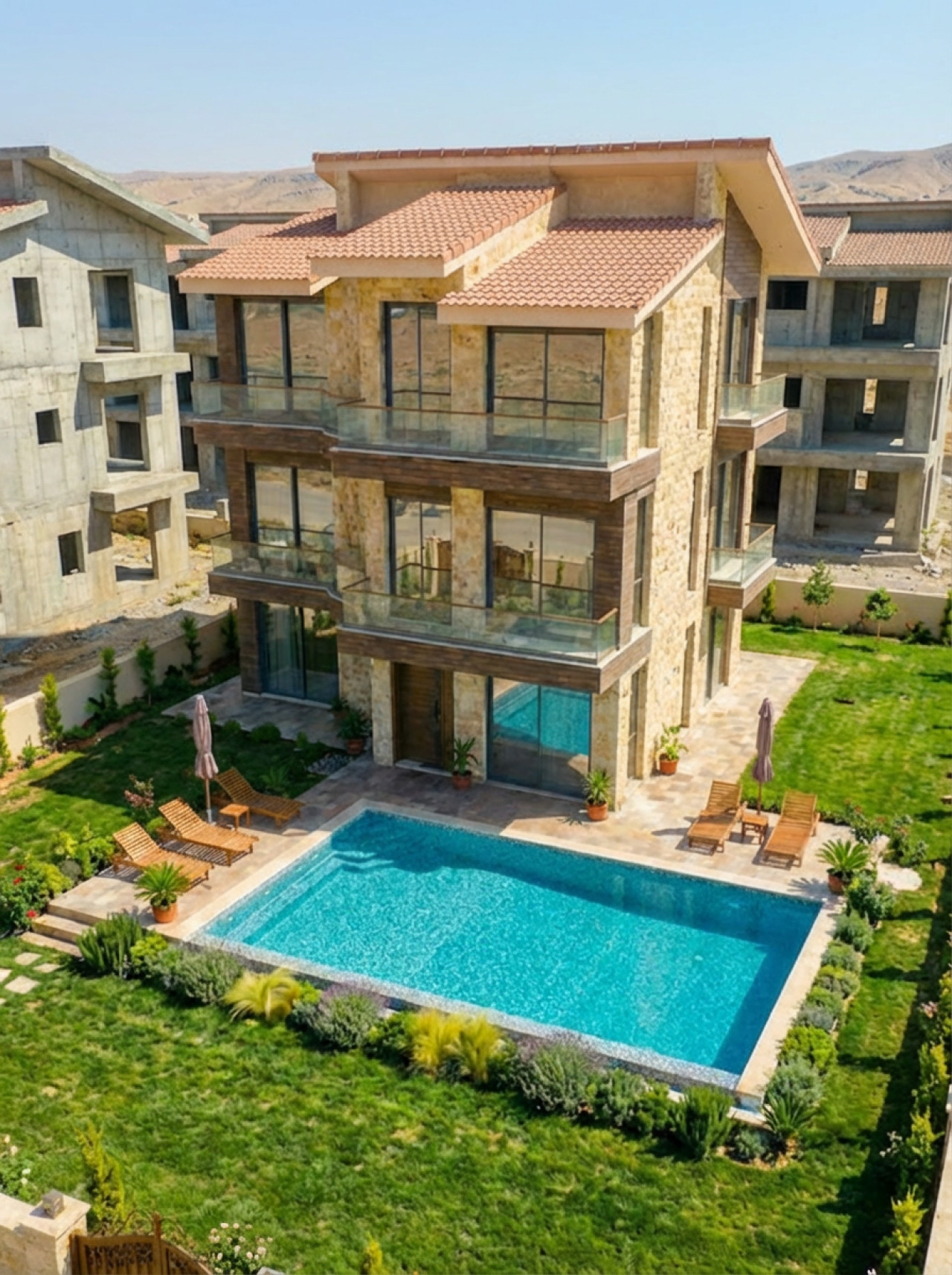 فيلا على الهيكل للبيع في الجزيرة E – موقع مميز وفرصة للاستثمار